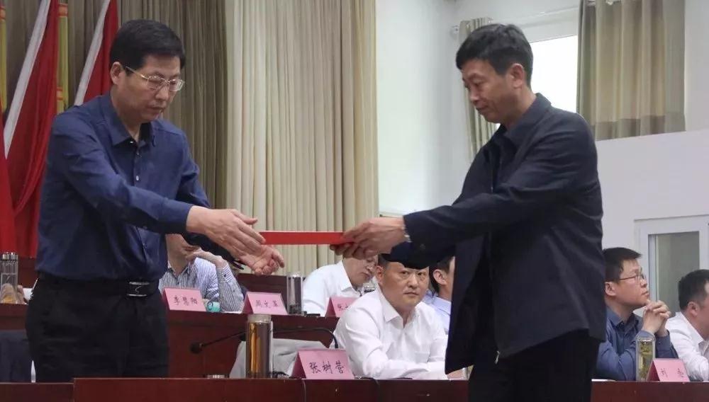 河南泌阳召开严厉打击非法采矿采砂百日行动动员大会