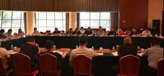 山东省石材行业协会八届三次会长办公会暨全省石材行业新旧动能转换交流座谈会在长清召开