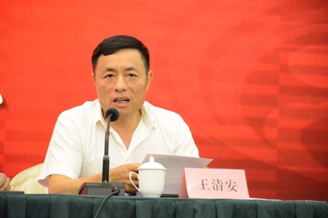 水头镇召开石材行业整治专项工作会，企业签署承诺书