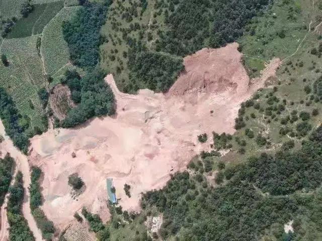 环保督察下顶风作案，私自扩大开采矿石、矿山修复走形式、拒不整改被叫停