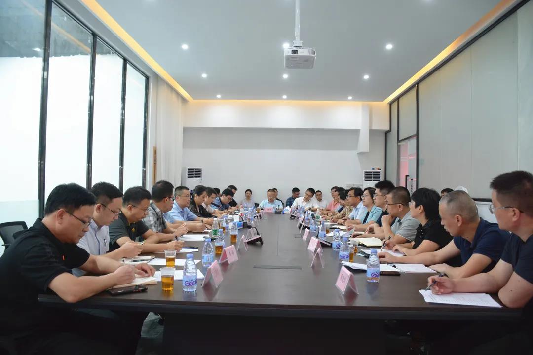 华侨大学师生走访调研南安市石材产业座谈会在水头召开