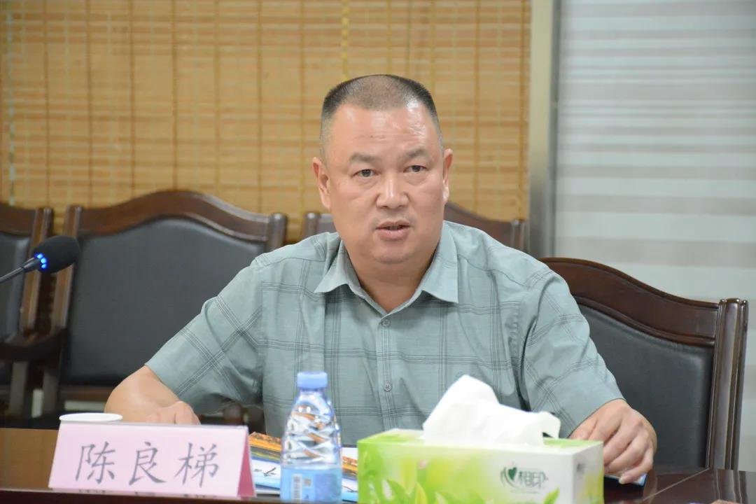 奇台县委副书记、县长刘强一行到访南安市石材协会